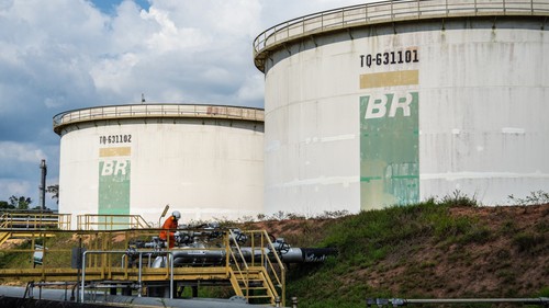 Xung đột tại Trung Đông: Giá dầu tăng vọt lên mức cao nhất trong gần 4 năm - Giá vàng và chứng khoán đi xuống