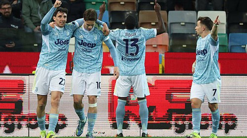 Napoli và Juventus cùng giành chiến thắng sít sao, cuộc đua top 4 Serie A cực kỳ khốc liệt