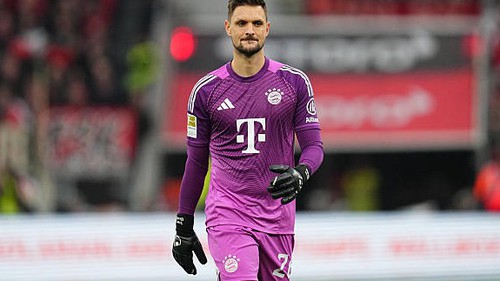 Ứng viên hàng đầu cho chức vô địch mất cả 4 thủ môn ở vòng 1/8 Champions League