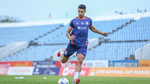 Vì sao trung vệ nhập tịch Đỗ Phi Long không được triệu tập lên ĐT Việt Nam?