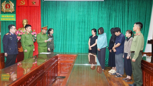 Khởi tố nhóm đối tượng làm giả tài liệu để trục lợi chính sách mua nhà ở xã hội 