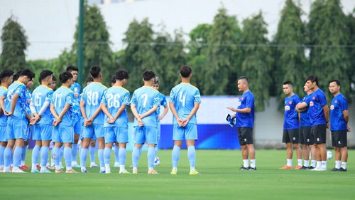 Trợ lý HLV Kim Sang Sik: 'U23 Việt Nam sàng lọc lực lượng cho Asiad'