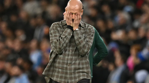 CĐV yêu cầu 'gắn thêm tội' cho Pep Guardiola vì trang phục thảm họa