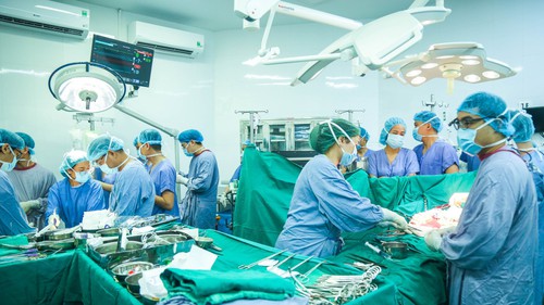 Bệnh viện Hữu nghị Việt Đức xác lập kỉ lục mới với ca ghép đa tạng Domino