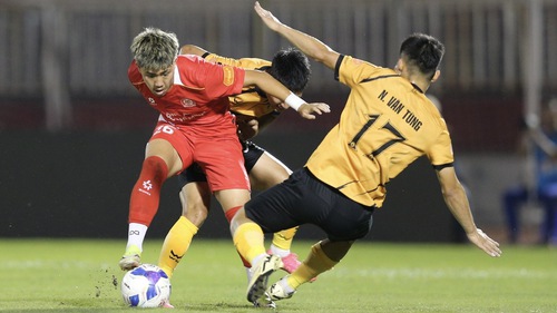 Cầu thủ Việt kiều Khoa Ngô chưa thể khoác áo đội tuyển Việt Nam