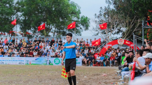 Những hình ảnh gây choáng ngợp ở giải bóng đá hội làng miền Bắc 