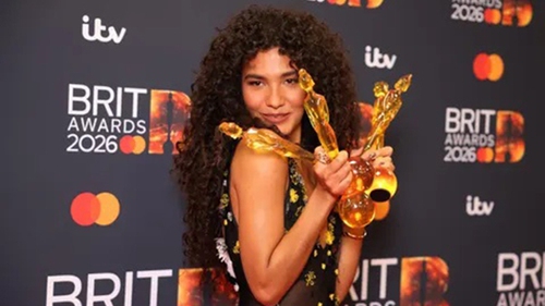 Olivia Dean đang trở thành ngôi sao toàn cầu mới của nước Anh