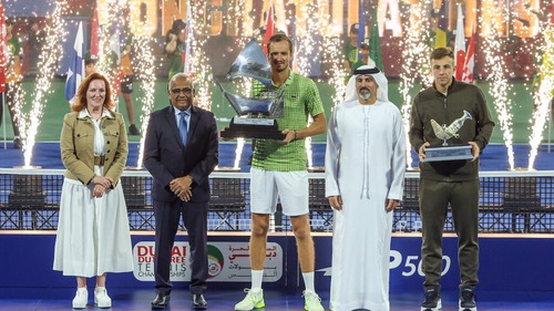 Medvedev và loạt ngôi sao quần vợt mắc kẹt tại Dubai vì chiến sự Trung Đông