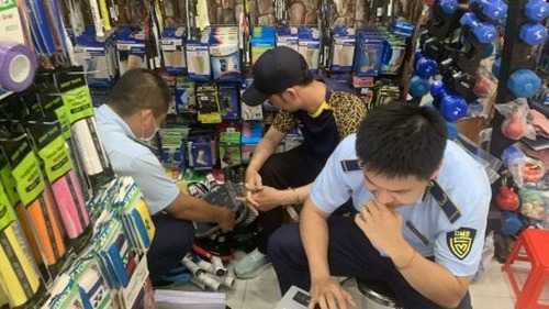 2.000 lõi vợt pickleball không rõ nguồn gốc bị cơ quan chức năng phát hiện và niêm phong