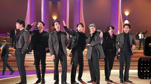 Từ "Burn the Stage" đến "BTS: The Return": BTS hoàn tất bức tranh điện ảnh hoành tráng