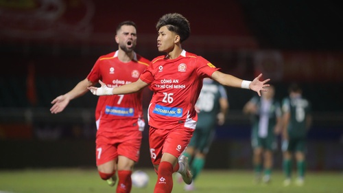 Bí mật đằng sau việc Tiến Linh nhường penalty cho cầu thủ Việt kiều