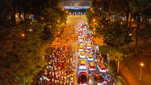 Giải chạy đêm truyền thống thu hút 13000 vận động viên