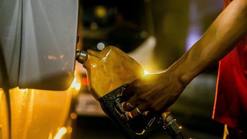 Giá dầu hạ nhiệt trước các nỗ lực tăng nguồn cung