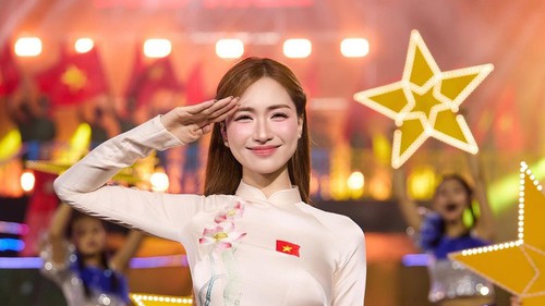 Hòa Minzy đón nhận chuỗi tin vui