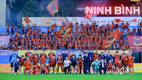 HLV Vũ Tiến Thành thở phào sau chiến thắng đầu tiên cùng CLB Ninh Bình