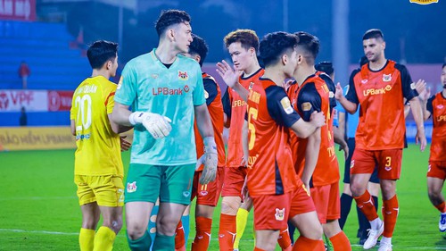 Tin nóng bóng đá Việt hôm nay 22/3: Văn Lâm, Hoàng Đức tập trung đội tuyển Việt Nam; Xuân Son chấn thương không nghiêm trọng