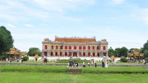 Khởi quay phim "Hoàng hậu cuối cùng" lấy cảm hứng từ Hoàng hậu Nam Phương