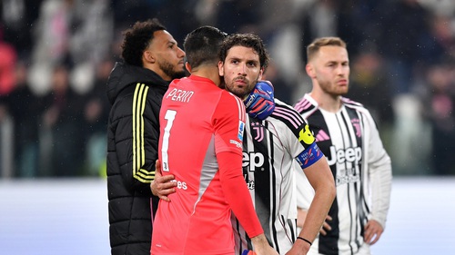 Juventus: Giấc mơ tan trên chấm penalty?
