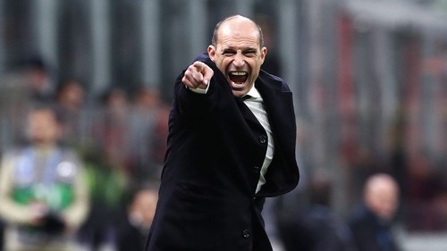 Milan và Napoli chờ 'chung kết' ở sân Maradona