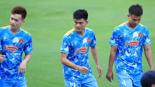 'Cánh chim lạ' vượt Tiến Linh, thuyết phục HLV Kim Sang Sik 