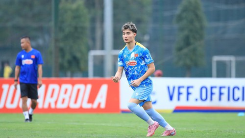 Tiền vệ Việt kiều chia tay đội, U23 Việt Nam sang Trung Quốc thi đấu