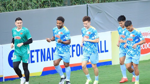 Xuân Son tập riêng, đàn em Tiến Linh tự tin cạnh tranh suất đá chính