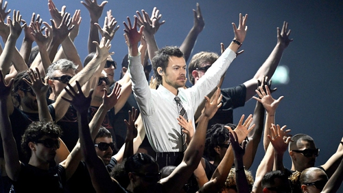 Album "Kiss All the Time. Disco, Occasionally.": Con người thật của Harry Styles