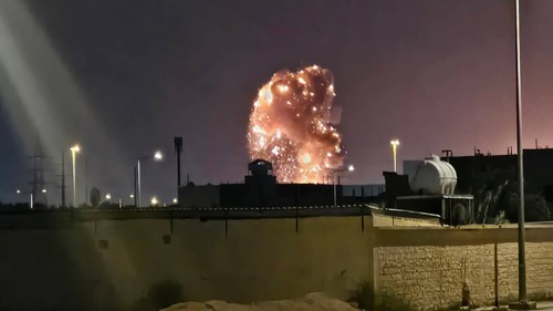 Iran cảnh báo trả đũa vào hạ tầng năng lượng, công nghệ thông tin và khử muối