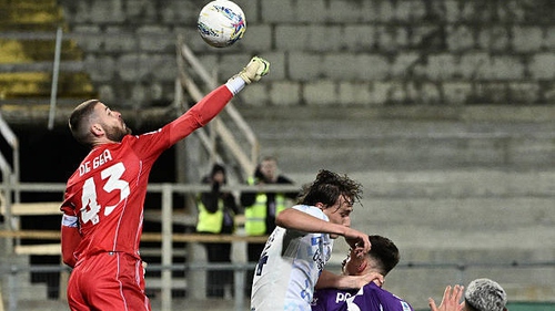 De Gea khiến đội đầu bảng Serie A không giành được chiến thắng