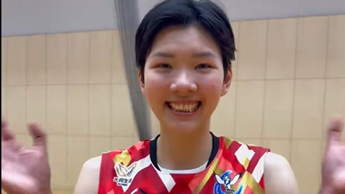 Tin nóng thể thao tối 24/3: Phụ công bóng chuyền Việt Nam nhận vinh dự mới nhất ở Nhật Bản