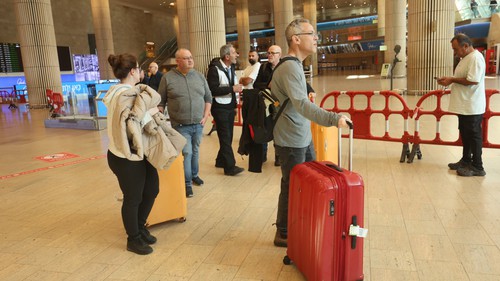 Israel siết chặt hoạt động hàng không, Cathay Pacific tiếp tục tạm dừng bay đến hết tháng 5