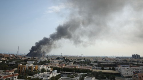 Xung đột tại Trung Đông: Iran tuyên bố tấn công tàu sân bay Mỹ, giao tranh lan rộng