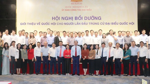 Bồi dưỡng, giới thiệu về Quốc hội cho người lần đầu trúng cử đại biểu Quốc hội