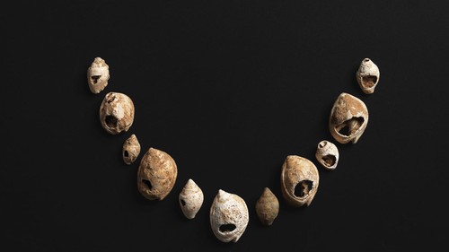 Trang sức 12.000 năm tuổi hé lộ “ngôn ngữ chung” của người tiền sử