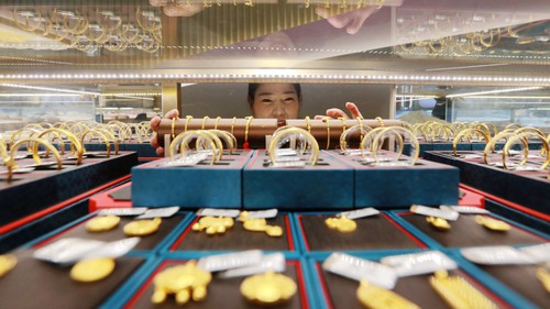 Giá vàng tại châu Á đảo chiều giảm sau hai phiên tăng liên tiếp