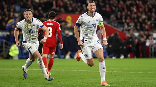 Dzeko tiến gần kỳ tích World Cup ở tuổi 40