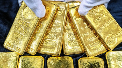 Giá vàng trượt sâu về ngưỡng 4.300 USD/ounce