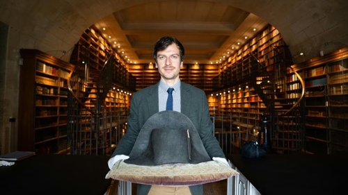 Mũ của Napoléon I được trưng bày sau nhiều năm bị lãng quên