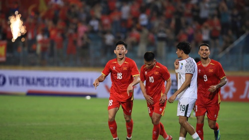 Cầu thủ Hà Nội FC ghi điểm ở đội tuyển Việt Nam