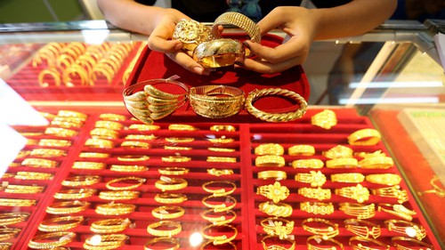 Giá vàng sáng 27/3 giảm 1,6 triệu đồng/lượng