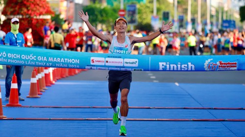 Tin nóng thể thao sáng 29/3: Hoàng Nguyên Thanh vô địch giải marathon lâu đời nhất Việt Nam 