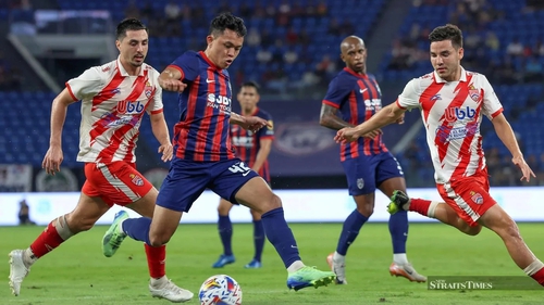 Cặp song sinh Lambert hướng tới cột mốc lịch sử cùng Malaysia trước đội tuyển Việt Nam