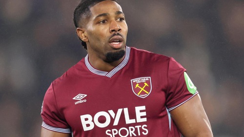 Hy hữu sao Ngoại hạng Anh bị HLV trưởng cấm... tập tạ