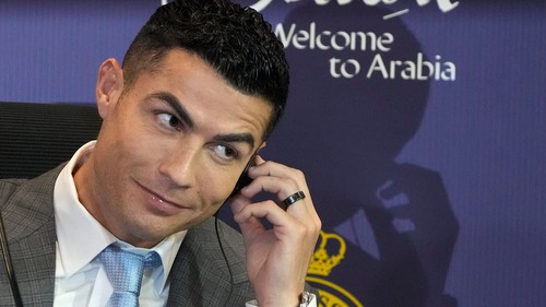 Chuyên cơ riêng của Ronaldo rời Saudi Arabia trong đêm