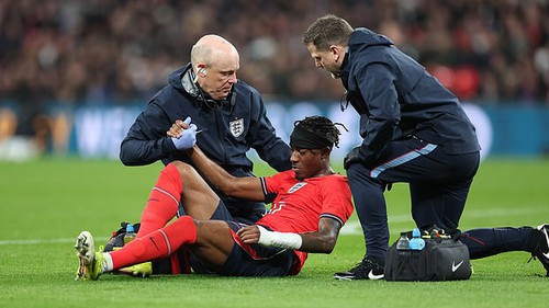 Cả đội hình Arsenal rút khỏi ĐTQG vì chấn thương, fan nghi là chiến lược cho cuộc đua vô địch