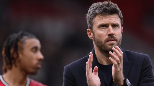 Ghế nóng tại MU: Gọi tên Carrick hay chờ đợi một 'thuyền trưởng' mới?