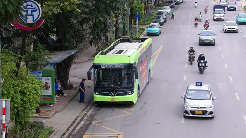 Hà Nội sẵn sàng hạ tầng để chuyển đổi phương tiện xanh