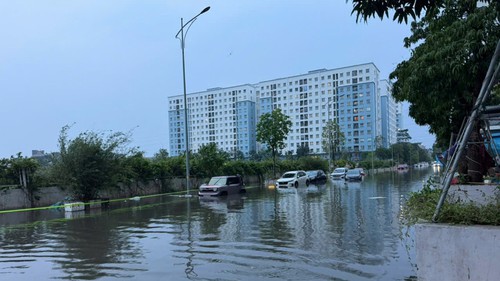 Lý giải hiện tượng dông lốc, mưa đá và gió giật xảy ra liên tục