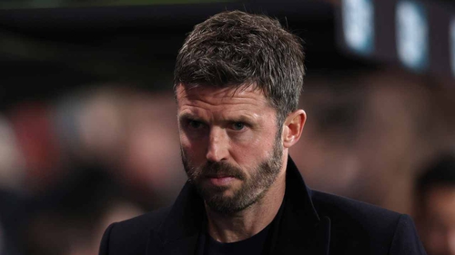 Đã đến lúc MU phải quyết định: Giữ chân Carrick hay tìm người khác?