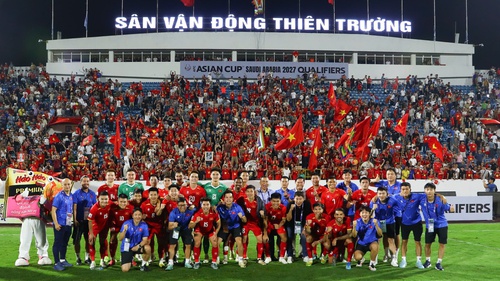 Bóng đá Việt Nam ghi dấu ở 'chảo lửa' Thiên Trường